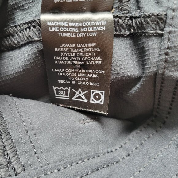 Kuhl Horizn Black Bermuda Cargo Roll Up Hiking Shorts UPF 50+ Quick Dry Size 2 - Picture 9 of 16